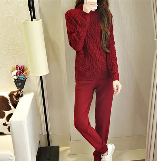 2018 autumn and winter winter knitted suit women's knit suit high end retro fashion twist cashmere woolen cashmere two pieces
2018 autumn and winter winter knitted suit women's knit suit high end retro fashion twist cashmere woolen cashmere two pieces