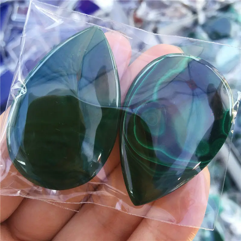 1pcs beautiful natural malachite wholesale DIY necklace natural gem birthday gift
1pcs beautiful natural malachite wholesale DIY necklace natural gem birthday gift