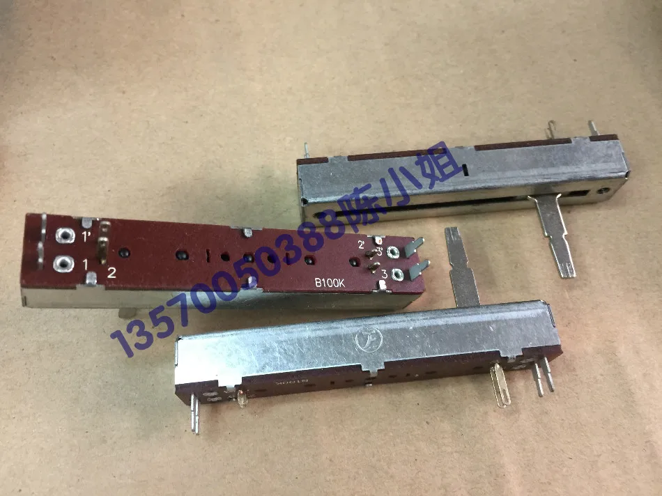 1pcs Taiwan universal mixer slide potentiometer 7.3 cm double B100Kx2 axis long 20mm
1pcs Taiwan universal mixer slide potentiometer 7.3 cm double B100Kx2 axis long 20mm