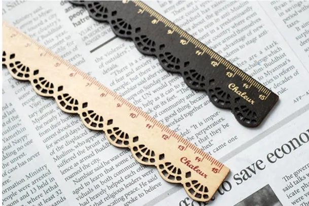 1pcs/lot NEW vintage lace design wood Ruler bookmark 2 color 15 CM straight ruler
1pcs/lot NEW vintage lace design wood Ruler bookmark 2 color 15 CM straight ruler