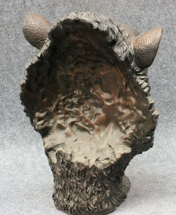Free Shipping wang 000193 12" Chinese Refined Pure Bronze Decoration Art Wild Ferocious Bear Head Statue
Free Shipping wang 000193 12" Chinese Refined Pure Bronze Decoration Art Wild Ferocious Bear Head Statue
