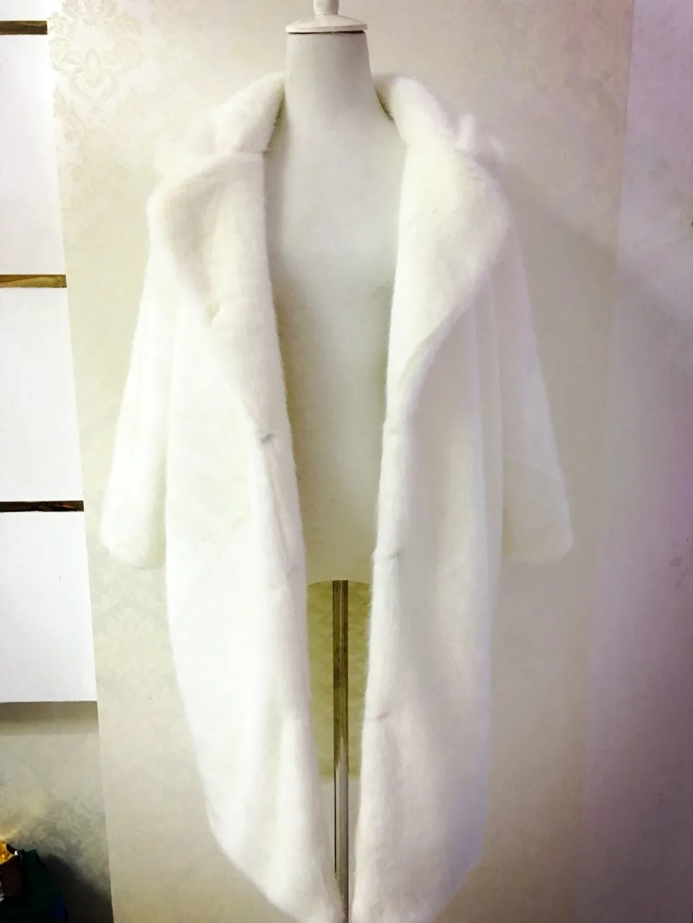 2019 Autumn Winter Faux Fur Coat White Pink Celebrity Sexy Night CLub Elegant Party Fashion Warm Coat Wholesale
2019 Autumn Winter Faux Fur Coat White Pink Celebrity Sexy Night CLub Elegant Party Fashion Warm Coat Wholesale