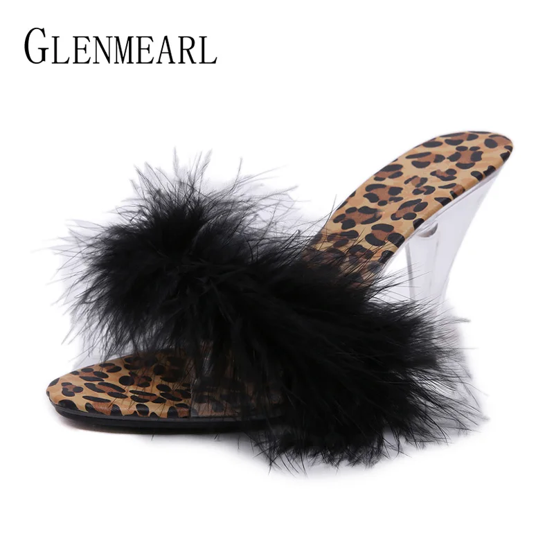 Женские тапочки мюли обувь брендовые Летние босоножки на танкетке обувь на меху на толстой подошве, шлепанцы без задника с открытыми пальца...
Женские тапочки мюли обувь брендовые Летние босоножки на танкетке обувь на меху на толстой подошве, шлепанцы без задника с открытыми пальца...