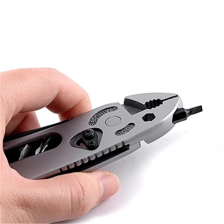 Outdoor Multitool Pliers Pocket Knife Screwdriver Set Kit Adjustable Wrench Jaw Spanner Repair Survival Hand MultiTool scissors
Outdoor Multitool Pliers Pocket Knife Screwdriver Set Kit Adjustable Wrench Jaw Spanner Repair Survival Hand MultiTool scissors