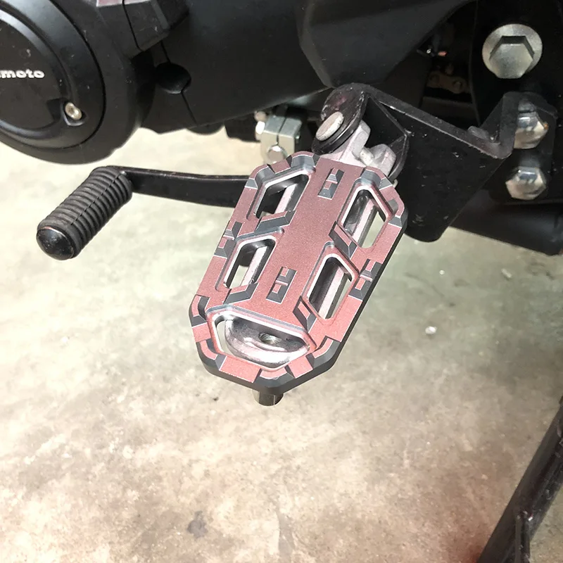 The motorcycle CNC Aluminum Motorbike Foot Pegs Footpegs Footrests For Honda CB500X 2015 2016 CB400 V-TEC 1999-2010 CB1300 2003
The motorcycle CNC Aluminum Motorbike Foot Pegs Footpegs Footrests For Honda CB500X 2015 2016 CB400 V-TEC 1999-2010 CB1300 2003
