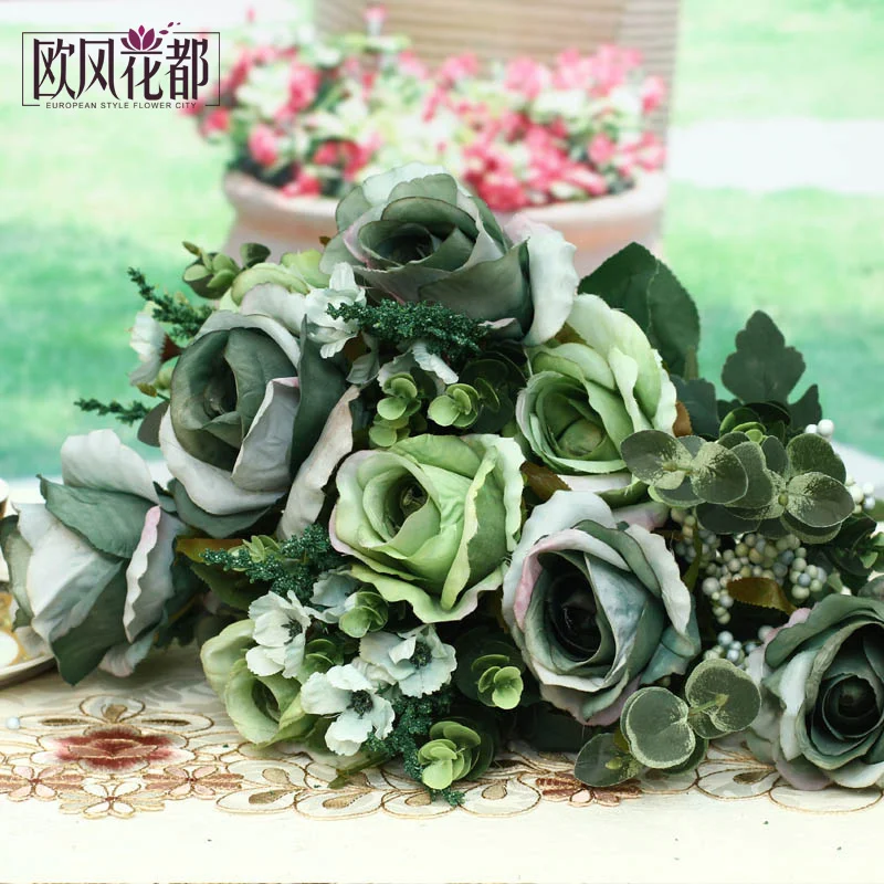 The bouquet of roses, European style luxury living room bedroom desk table decoration flowers, silk flower
The bouquet of roses, European style luxury living room bedroom desk table decoration flowers, silk flower