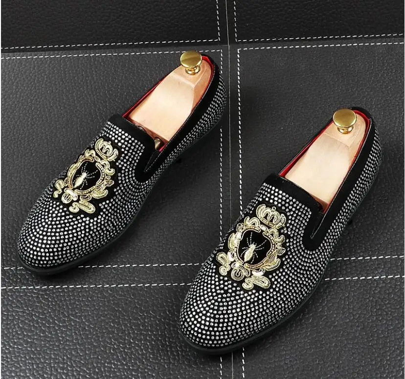 Handmade Black Rhinestone embroidery Fashion Men's Suede Loafers Wedding Party Men Shoes Noble Elegant Dress Shoes for Men 171
Handmade Black Rhinestone embroidery Fashion Men's Suede Loafers Wedding Party Men Shoes Noble Elegant Dress Shoes for Men 171