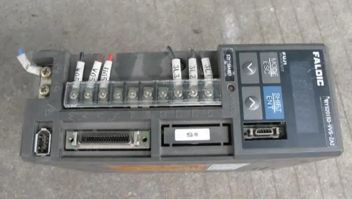 Servo drive RYS201S3-VVS-ZA2 200W , Used one , 90% appearance new , 3 months warranty , fastly shipping
Servo drive RYS201S3-VVS-ZA2 200W , Used one , 90% appearance new , 3 months warranty , fastly shipping