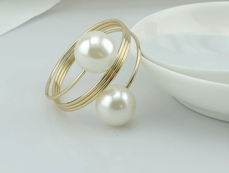 100pcs/lot pearl napkin rings, napkin buckle napkin holder wedding and the hotel has a diamond napkin ring soft furnishings
100pcs/lot pearl napkin rings, napkin buckle napkin holder wedding and the hotel has a diamond napkin ring soft furnishings