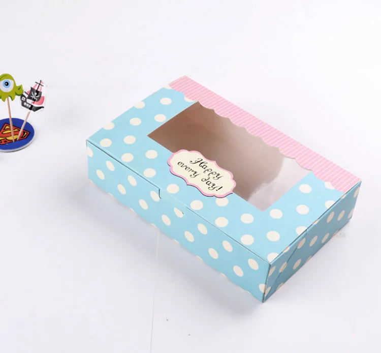 Винтажная коробка для торта с узором в синий горошек Подарочная изображением