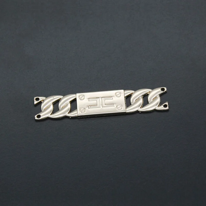 high brand clothing trademark sewing letter nameplate for clothes metal bag label custom 1*5.3cm clothing metal label
high brand clothing trademark sewing letter nameplate for clothes metal bag label custom 1*5.3cm clothing metal label