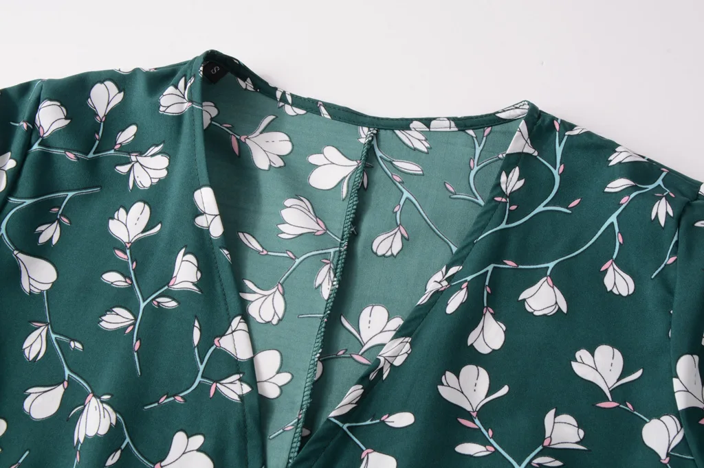 vintage floral print wrap dress V neck sashes short sleeve female streetwear vestidos sexy dresses party night club dress 2019
vintage floral print wrap dress V neck sashes short sleeve female streetwear vestidos sexy dresses party night club dress 2019
