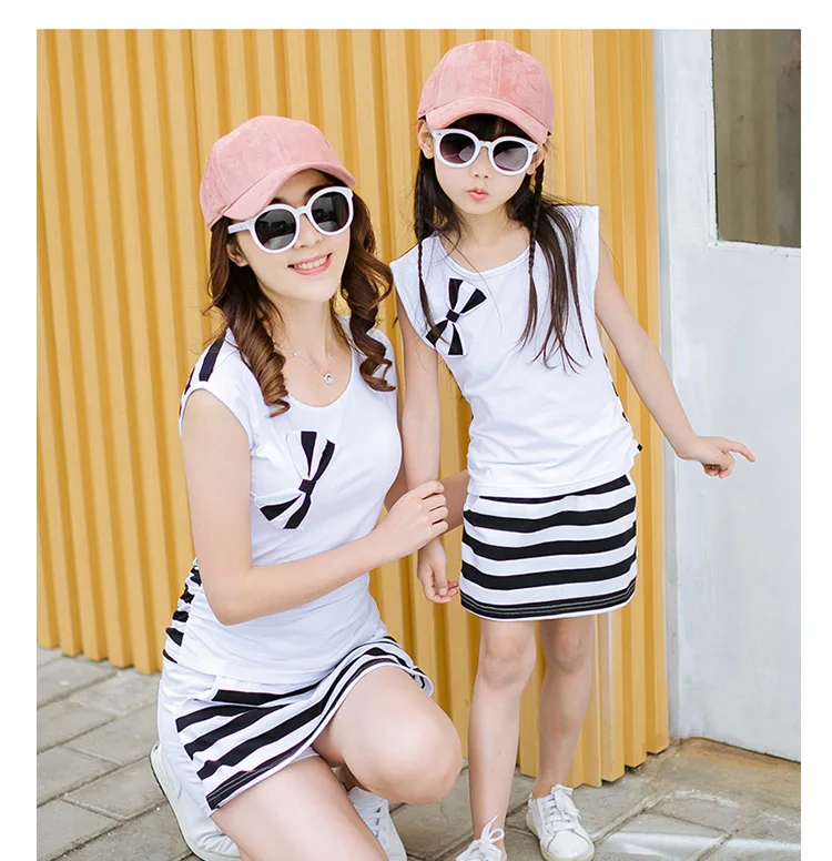 Mother daughter dresses summer mommy and me clothes short Sleeveless Tops+stripe Skirt pants Outfits Matching Clothing
Mother daughter dresses summer mommy and me clothes short Sleeveless Tops+stripe Skirt pants Outfits Matching Clothing