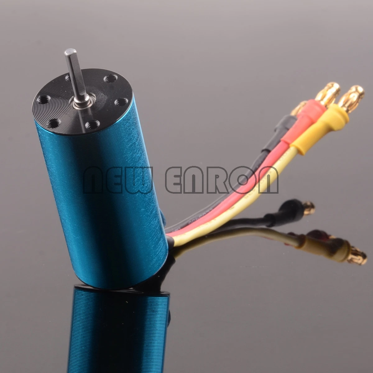 Новый бесщеточный двигатель ENRON 28470 кв 1/16 RC HSP Для 1:16 Electric/Nitro Monster Truck
Новый бесщеточный двигатель ENRON 28470 кв 1/16 RC HSP Для 1:16 Electric/Nitro Monster Truck