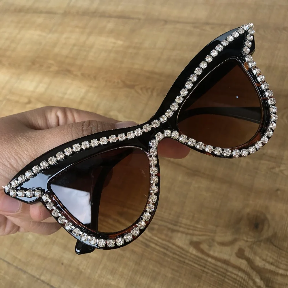2020 Sexy Shades Women Sunglasses Leopard Cat Eye Diamond Sun Glasses Handmade Retro Eyewear Cool Party Sunglasses Oculos de sol
2020 Sexy Shades Women Sunglasses Leopard Cat Eye Diamond Sun Glasses Handmade Retro Eyewear Cool Party Sunglasses Oculos de sol