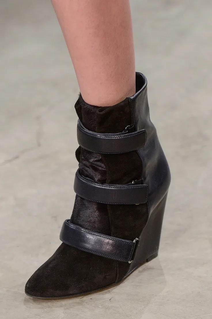 2017 Winter newest wedge boots pointed toe buckle strap ankle boots black suede runway short boots fashion boots
2017 Winter newest wedge boots pointed toe buckle strap ankle boots black suede runway short boots fashion boots