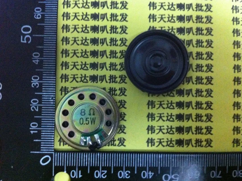 New Ultra-thin sound speaker 8 ohms 0.5 watt 8R 0.5W speaker Diameter 28MM 2.8CM Thickness 5MM Loudspeaker
New Ultra-thin sound speaker 8 ohms 0.5 watt 8R 0.5W speaker Diameter 28MM 2.8CM Thickness 5MM Loudspeaker