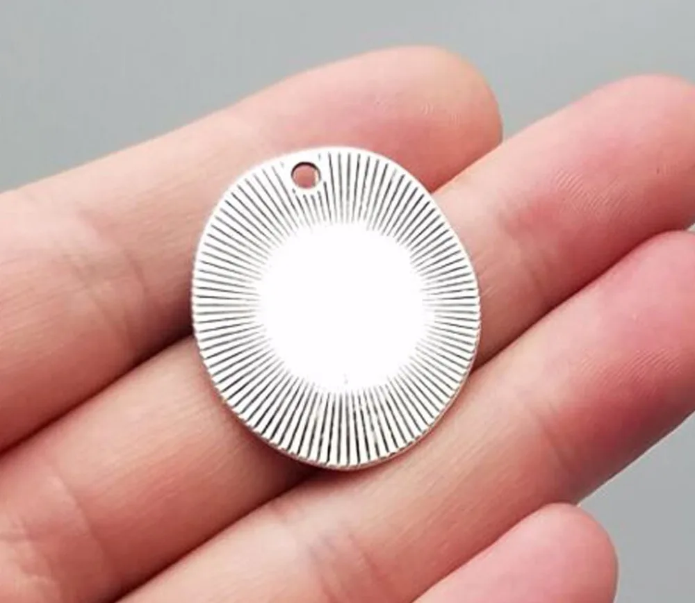 10pcs/lot--30x26mm, Antique silver plated may you a lways have a shell in your pocket charms ,DIY supplies, Jewelry accessories
10pcs/lot--30x26mm, Antique silver plated may you a lways have a shell in your pocket charms ,DIY supplies, Jewelry accessories