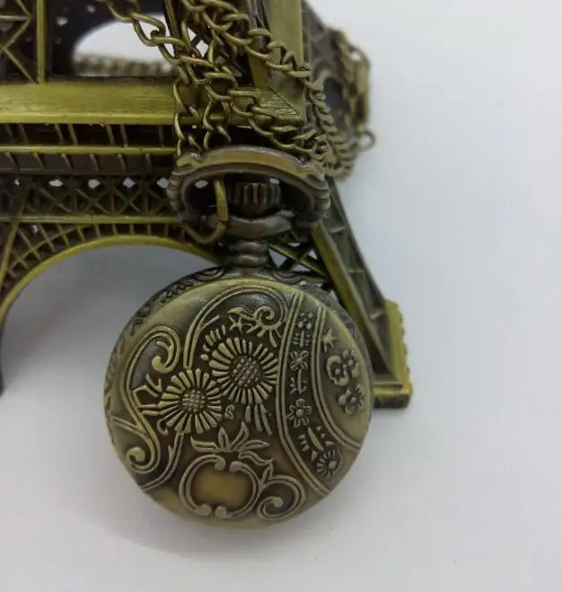 fashion Beautiful jewelry pendant antique bronze Hollow out pentagram pattern Pocket watch necklace
fashion Beautiful jewelry pendant antique bronze Hollow out pentagram pattern Pocket watch necklace