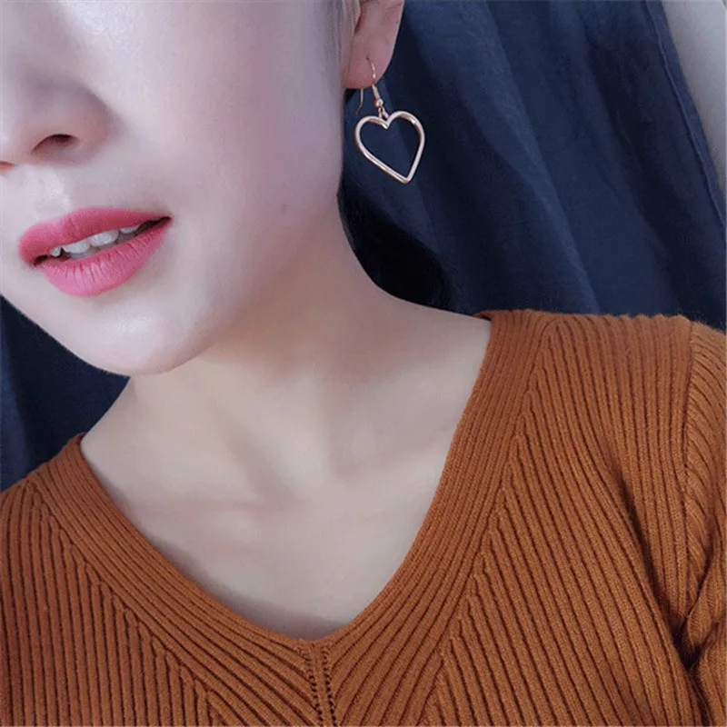 heart-shaped pendant Dangle earrings heart earrings minimalist fashion earrings girl accessories earrings for women jewelry
heart-shaped pendant Dangle earrings heart earrings minimalist fashion earrings girl accessories earrings for women jewelry