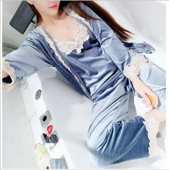 Fdfklak 3 Piece Women Pajamas Gold Velvet Sleep Suit Women Sleepwear Pyjamas Lingerie Pijama Autumn Winter Pyjama Femme Q1286
Fdfklak 3 Piece Women Pajamas Gold Velvet Sleep Suit Women Sleepwear Pyjamas Lingerie Pijama Autumn Winter Pyjama Femme Q1286