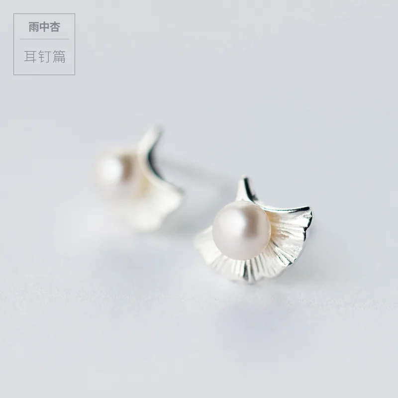 Wholesale Real. 925 Sterling Silver Jewelry gingko Shape earrings with Freshwater Cultured Pearl Stud Earrings Young GTLE671
Wholesale Real. 925 Sterling Silver Jewelry gingko Shape earrings with Freshwater Cultured Pearl Stud Earrings Young GTLE671
