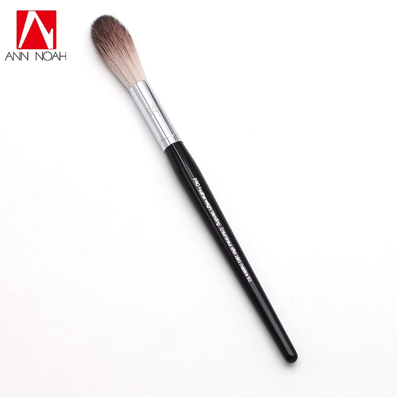 Professional Long Black Wood Handle Soft Synthetic Fiber No.93 Pro Feather Weight Blending Highlighting Makeup Brush
Professional Long Black Wood Handle Soft Synthetic Fiber No.93 Pro Feather Weight Blending Highlighting Makeup Brush