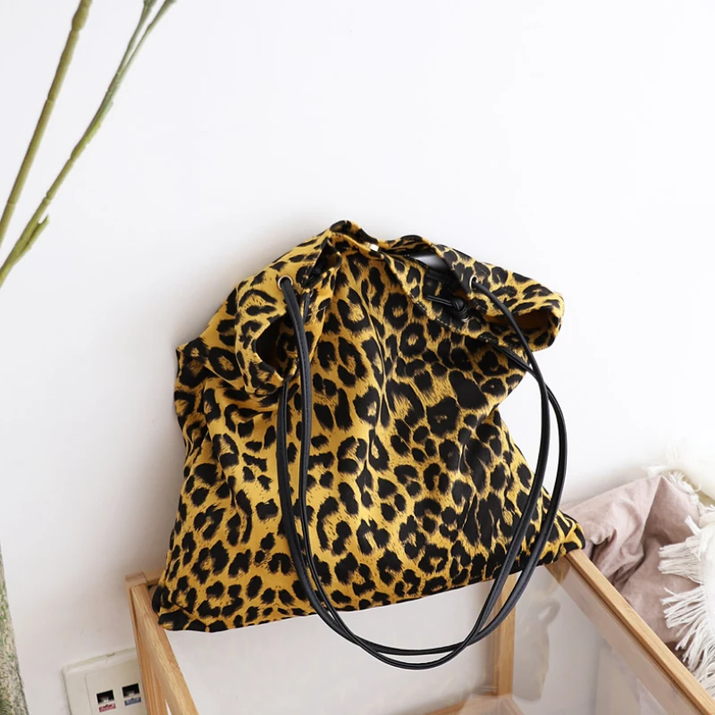 Buyuwant леопардовые сумочки женские повседневные тканевые сумки на плечо модные сумки на плечо сумка для покупок BW01-SB-smbdfg 
Buyuwant леопардовые сумочки женские повседневные тканевые сумки на плечо модные сумки на плечо сумка для покупок BW01-SB-smbdfg