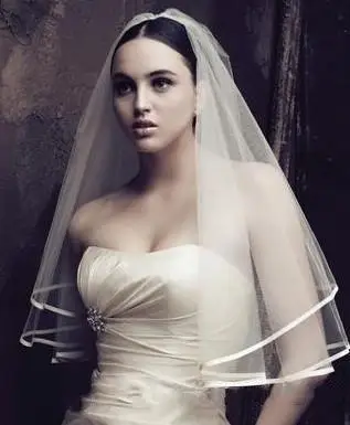 Wholesale Cheap Bridal Veils Vintage Edge White Tulle Veil For Beach/Church Wedding Bride Bridal Accessory Fast Shipping
Wholesale Cheap Bridal Veils Vintage Edge White Tulle Veil For Beach/Church Wedding Bride Bridal Accessory Fast Shipping