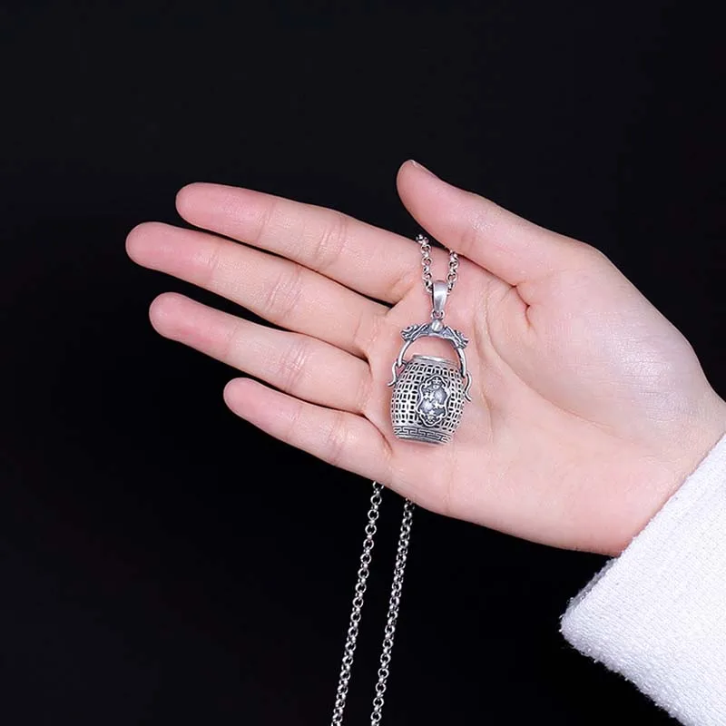 Openable Pure S925 Sterling Silver Hollow Coin Locket Bottle Pendants Necklace Vintage Sachet Purse basket Shape 925 Jewelry
Openable Pure S925 Sterling Silver Hollow Coin Locket Bottle Pendants Necklace Vintage Sachet Purse basket Shape 925 Jewelry
