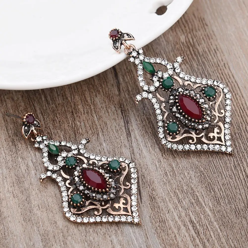 JOYME Vintage Bridal Wedding Earrings For Brides Long Crystal Earrings Dangle Acrylic Blue Red Indian Earring Brincos
JOYME Vintage Bridal Wedding Earrings For Brides Long Crystal Earrings Dangle Acrylic Blue Red Indian Earring Brincos