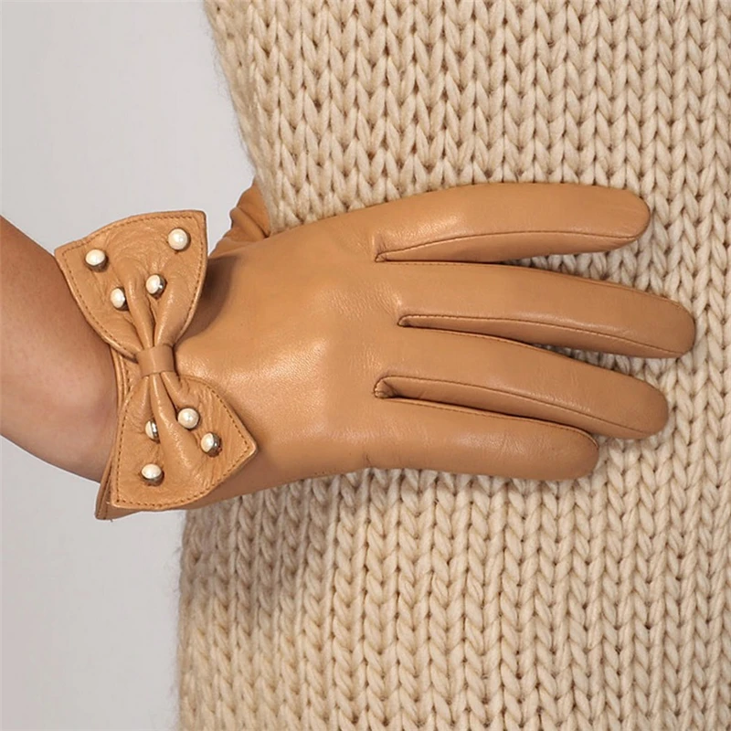 Genuine Leather New 2018 Women Gloves Wrist Bow Knot Thin Female Sheepskin Glove Fashion Driving Solid Lambskin L119NN-5
Genuine Leather New 2018 Women Gloves Wrist Bow Knot Thin Female Sheepskin Glove Fashion Driving Solid Lambskin L119NN-5