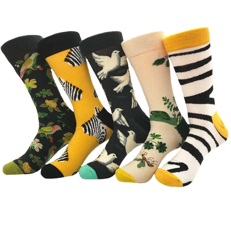 New European and American new socks personality graffiti hit color series flower and bird figure cotton men's stockings
New European and American new socks personality graffiti hit color series flower and bird figure cotton men's stockings