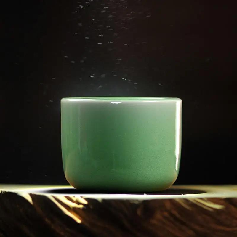luxury Longquan celadon hand-pulling refer to cups of Tea Cup masters Kung Fu Tea Cup Teacup
luxury Longquan celadon hand-pulling refer to cups of Tea Cup masters Kung Fu Tea Cup Teacup