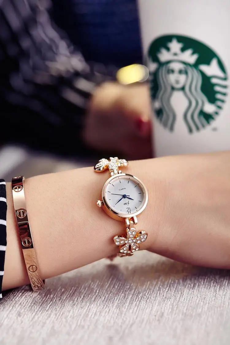 Top Luxury Brand Bracelet Watches Women Silver Quartz Watch For Women Rhinestone Stainless Steel Wristwatches female clock AC159
Top Luxury Brand Bracelet Watches Women Silver Quartz Watch For Women Rhinestone Stainless Steel Wristwatches female clock AC159