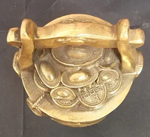 China's copper refining pure hand a bucket of gold decoration furnishing articles
China's copper refining pure hand a bucket of gold decoration furnishing articles