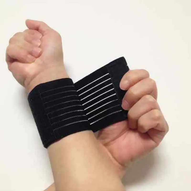 1 Pcs Fitness Gym Sports Wrist Support Volleyball Wrist Wraps Strap Men Women Guard Protect Bandage Wristband Patines Tennis
1 Pcs Fitness Gym Sports Wrist Support Volleyball Wrist Wraps Strap Men Women Guard Protect Bandage Wristband Patines Tennis