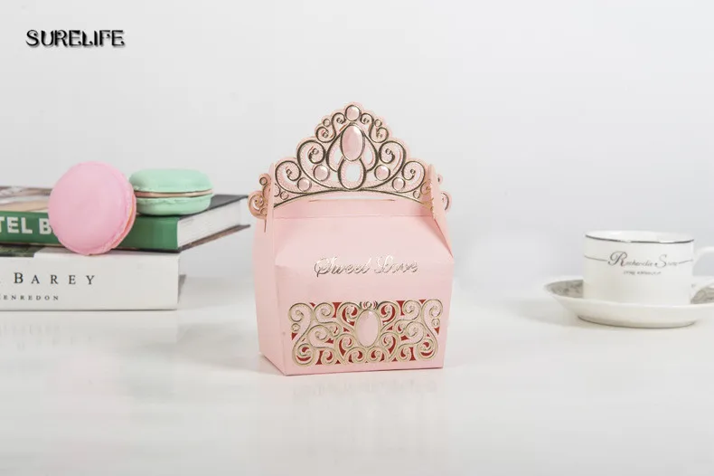 100pcs/lot Sweet Love Wedding Candy Boxes Golden Crown Design European Wedding Favors Gift Box Wedding Party Favor Decoration
100pcs/lot Sweet Love Wedding Candy Boxes Golden Crown Design European Wedding Favors Gift Box Wedding Party Favor Decoration