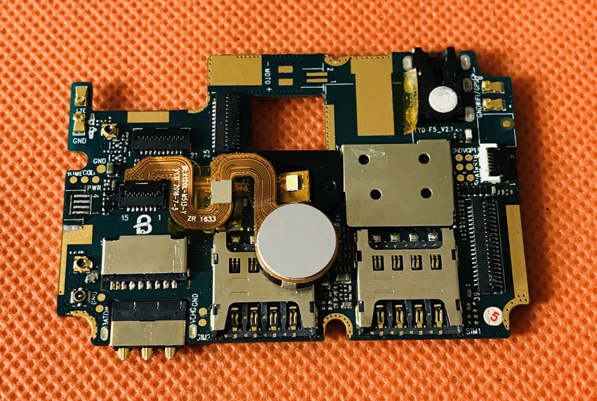 Used Original mainboard 2G RAM+16G ROM Motherboard for LEAGOO M5 Plus LTE MT6737 Quad Core 5.5" HD Free Shipping
Used Original mainboard 2G RAM+16G ROM Motherboard for LEAGOO M5 Plus LTE MT6737 Quad Core 5.5" HD Free Shipping