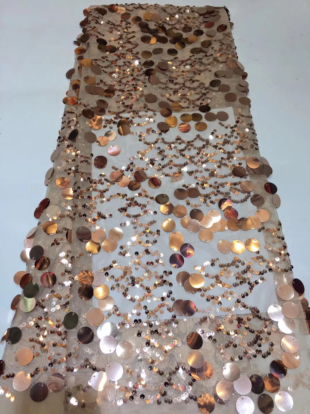 The latest gold French African lace fabric 2019 high quality lace embroidery Nigerian tulle lace fabric dress ZX31961
The latest gold French African lace fabric 2019 high quality lace embroidery Nigerian tulle lace fabric dress ZX31961