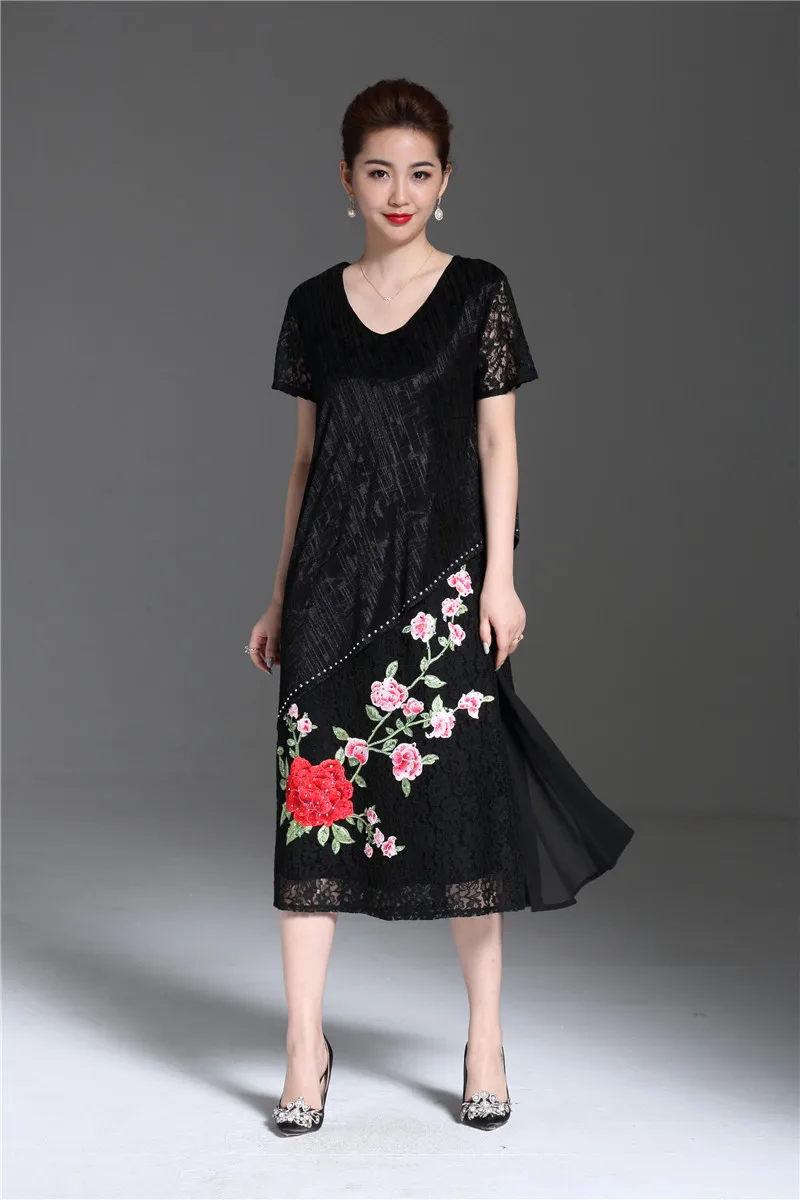 2018Summer Middle age women party dress vintage embroidery lace elegant long dress cultivating dress plus size vestidos L-XXXXL
2018Summer Middle age women party dress vintage embroidery lace elegant long dress cultivating dress plus size vestidos L-XXXXL