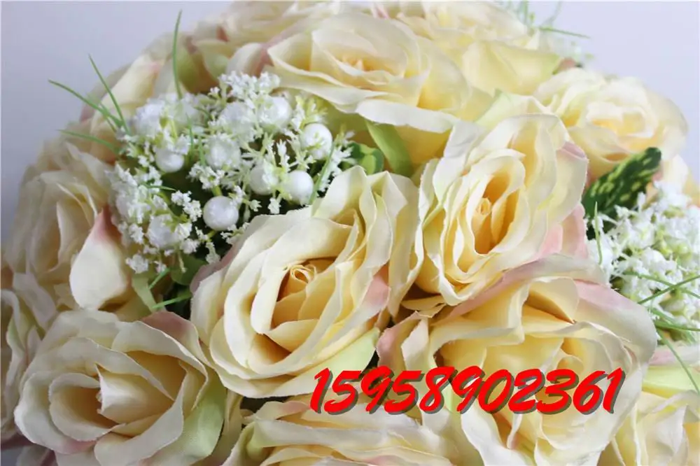 2016 style -champagne -10pcs/lot wedding road lead artificial wedding table flower center flower ball decoration
2016 style -champagne -10pcs/lot wedding road lead artificial wedding table flower center flower ball decoration