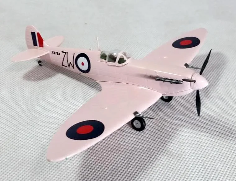 1:72 TRUMPETER British air force in World War II "Spitfire" MKV fighter aircraft model 37212 Rare static model Only two
1:72 TRUMPETER British air force in World War II "Spitfire" MKV fighter aircraft model 37212 Rare static model Only two