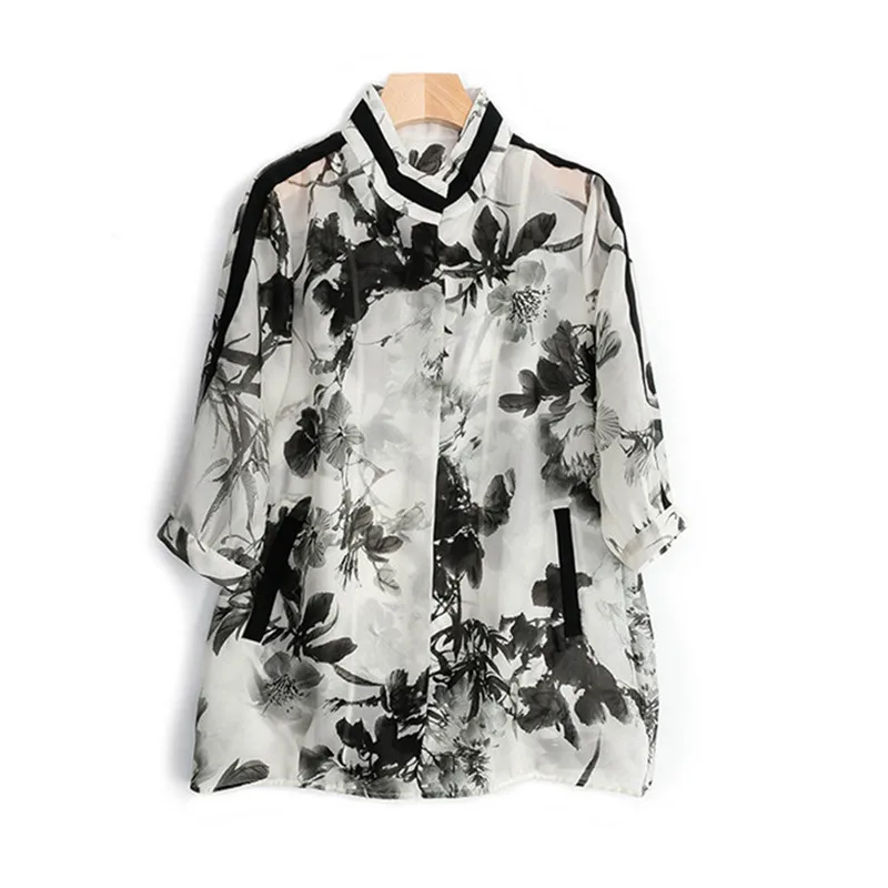 high grade 100%silk spliced women vintage ink paint printed shirt stand collar three quarter sleeve single breasted white M/L
high grade 100%silk spliced women vintage ink paint printed shirt stand collar three quarter sleeve single breasted white M/L