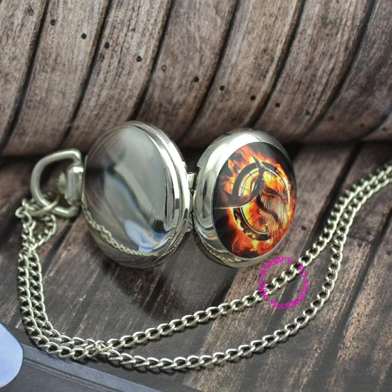 fashion game 2 two quartz pocket watch necklace hour wholesale price good silver lady girl woman
fashion game 2 two quartz pocket watch necklace hour wholesale price good silver lady girl woman