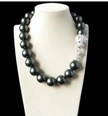 long chain Super large beads 14mm black shell pearl inlay zircon leopard head necklace CZ clasp Genuine-jewelry
long chain Super large beads 14mm black shell pearl inlay zircon leopard head necklace CZ clasp Genuine-jewelry