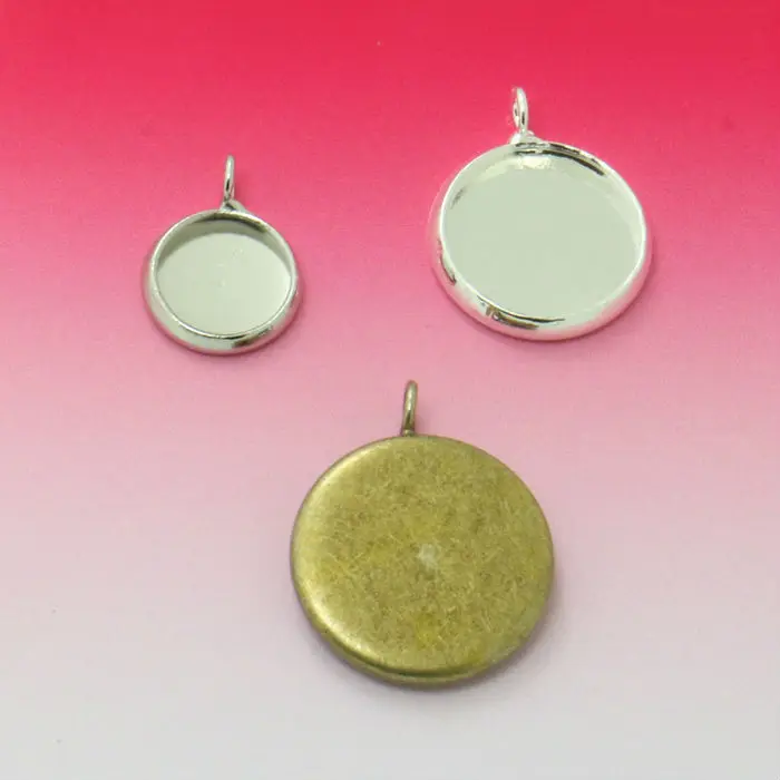 20X Antique Bronze/Rhodium Silver Pendant Blank Jewelry Connectors with inner 12mm Vertical Circle Tray for Cameo Cabochons
20X Antique Bronze/Rhodium Silver Pendant Blank Jewelry Connectors with inner 12mm Vertical Circle Tray for Cameo Cabochons