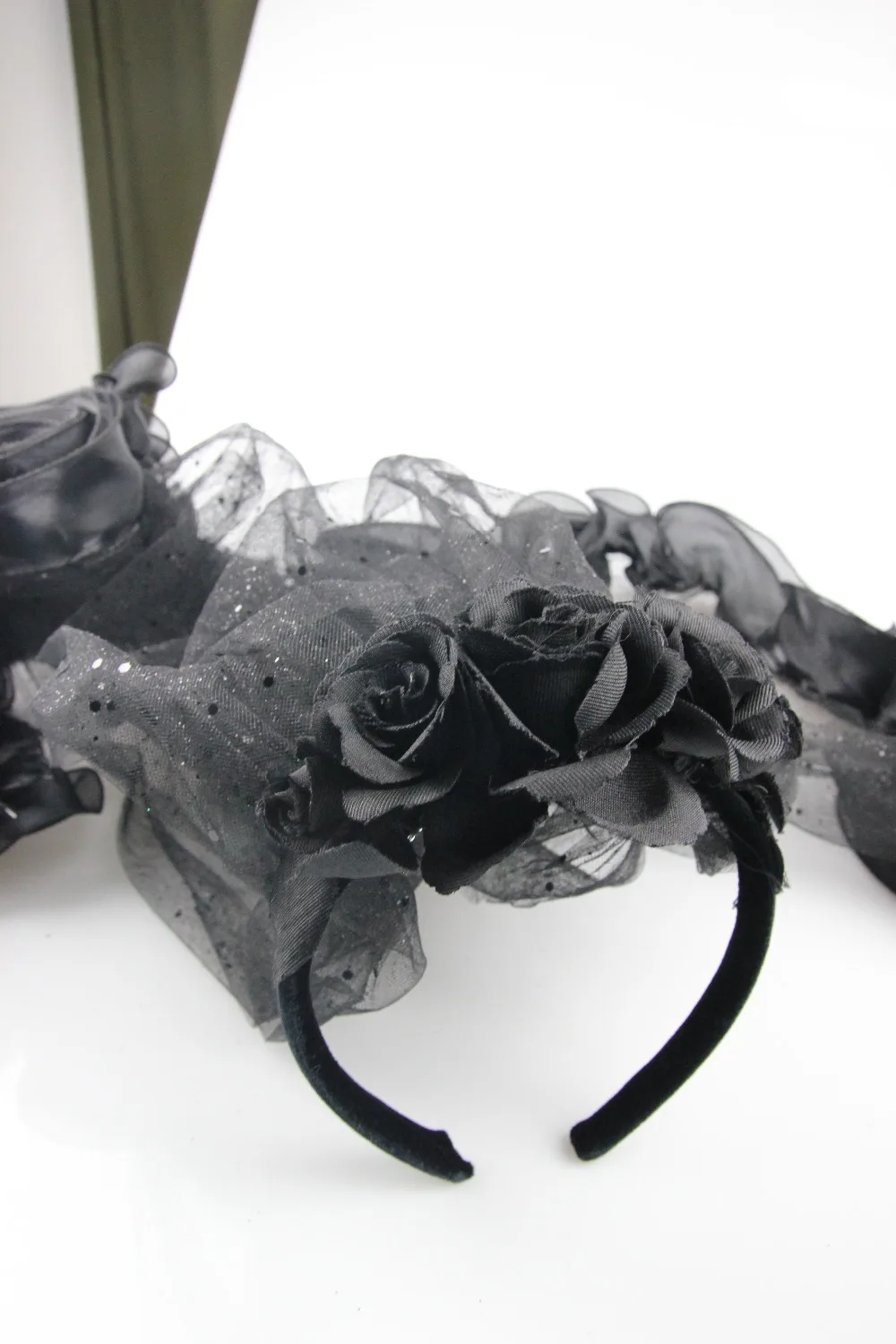Eva Lady Gothic Roses Hair Band With Mantilla Fashion Floral Headband Women Bobby Pin Black Headwear Accessories
Eva Lady Gothic Roses Hair Band With Mantilla Fashion Floral Headband Women Bobby Pin Black Headwear Accessories