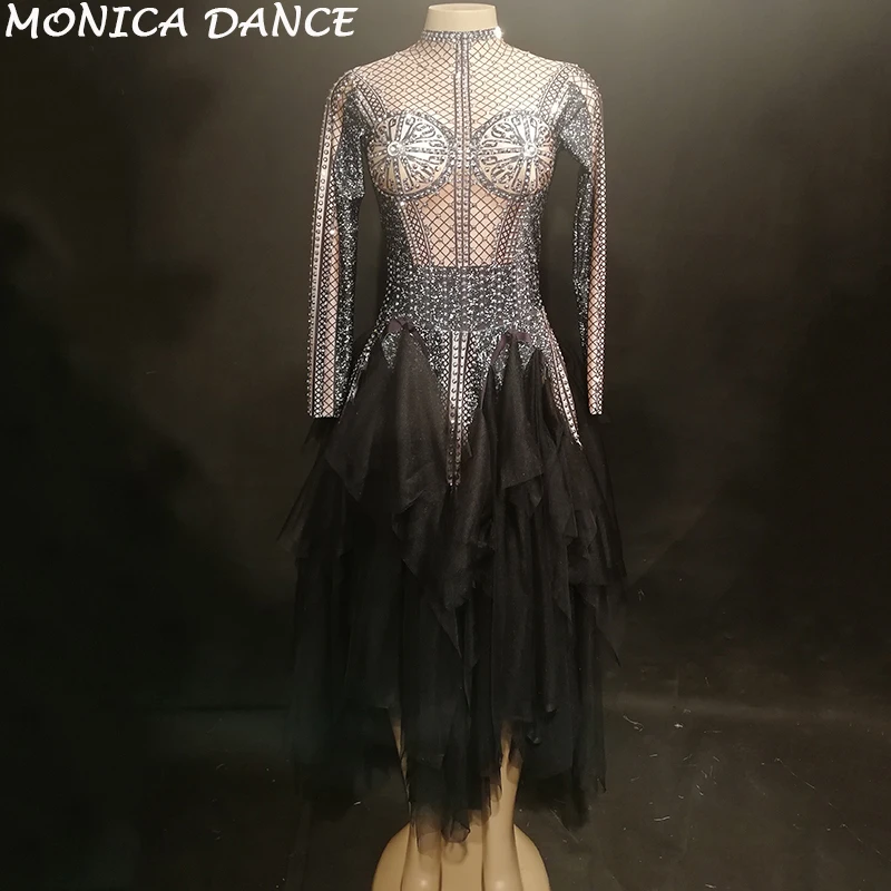 Women Sexy Black Bodysuit With Long Yarn Skirt Sparkling Crystal Nightclub Party Stage Wear Dancer Singer Bling Dance Costumes
Women Sexy Black Bodysuit With Long Yarn Skirt Sparkling Crystal Nightclub Party Stage Wear Dancer Singer Bling Dance Costumes