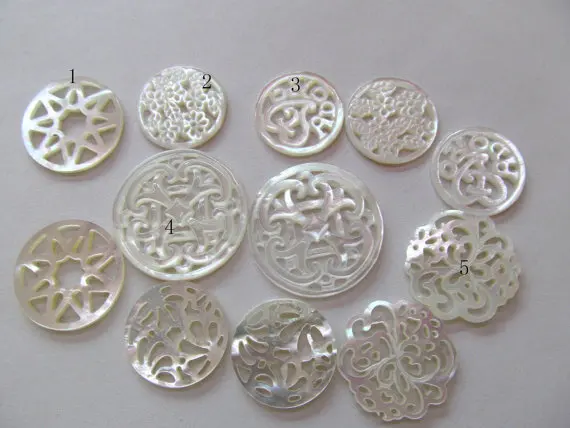Mop shell beads12pcs 17-25mm Genuine MOP Shell ,Pearl Shell Pink balck white filigree Carved spacer beads
Mop shell beads12pcs 17-25mm Genuine MOP Shell ,Pearl Shell Pink balck white filigree Carved spacer beads